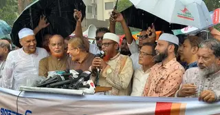 গণভোটের রায় বাস্তবায়নের দাবিতে ১১ দলীয় ঐক্যের মানববন্ধন